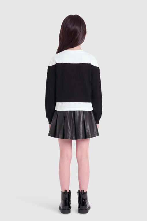 https://img.benettonmall.com/PARTS/KO/26F/QATS14641BK_MB_M2.jpg?cb=1788777065