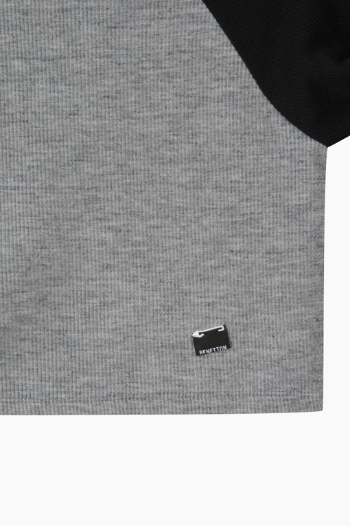 https://img.benettonmall.com/PARTS/KO/26F/QATS15641MG_MB_D3.jpg