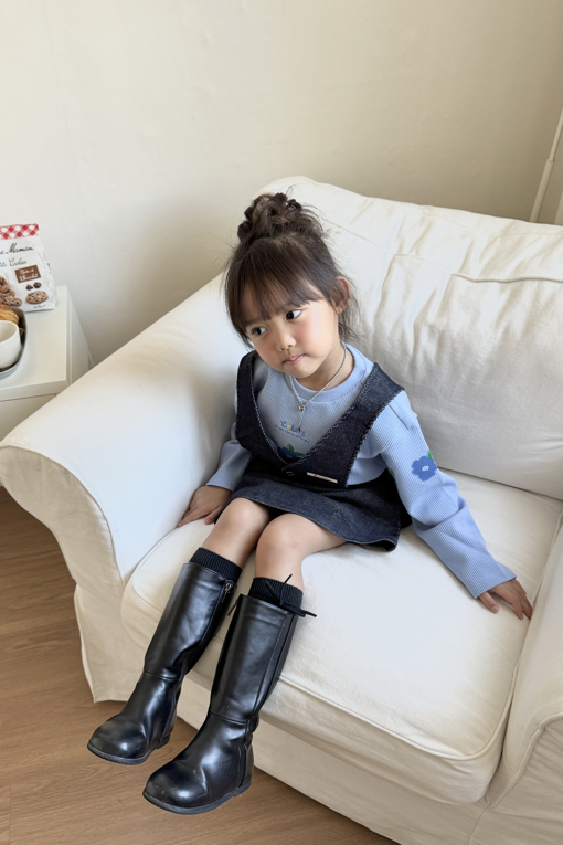 https://img.benettonmall.com/PARTS/KO/26F/QATS17641SB_MB_E3.jpg?cb=1788777065
