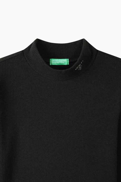 https://img.benettonmall.com/PARTS/KO/26F/QATS18661BK_MB_D2.jpg