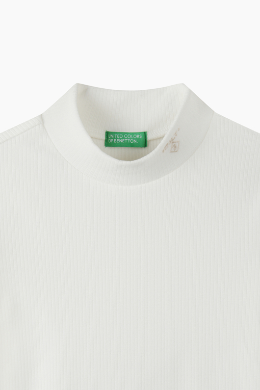 https://img.benettonmall.com/PARTS/KO/26F/QATS18661IV_MB_D2.jpg