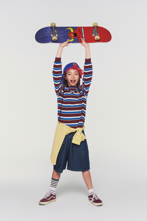 https://img.benettonmall.com/PARTS/KO/26F/QATSG1661MU_MB_L2.jpg