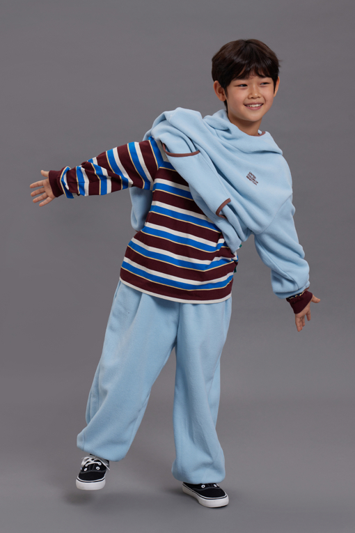 https://img.benettonmall.com/PARTS/KO/26F/QATSG1661MU_MB_M0.jpg