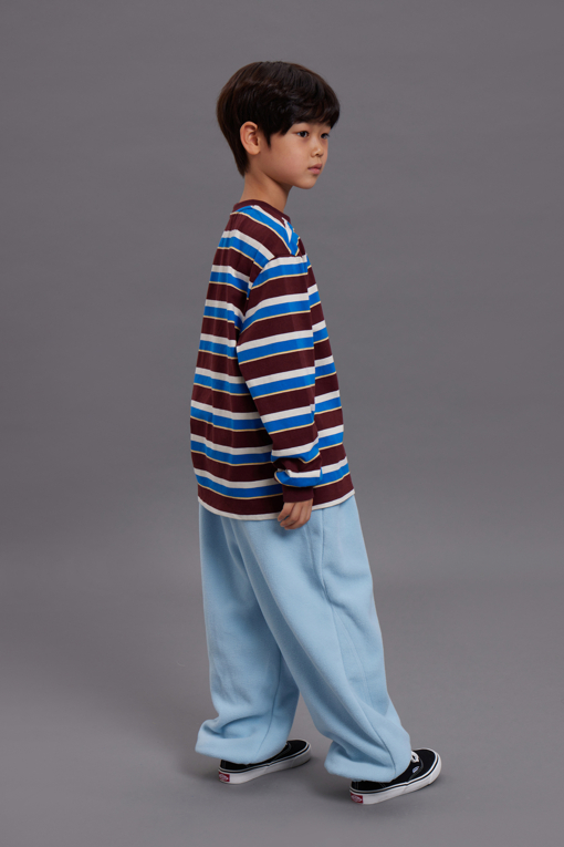 https://img.benettonmall.com/PARTS/KO/26F/QATSG1661MU_MB_M8.jpg