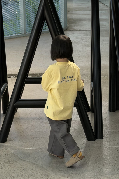 https://img.benettonmall.com/PARTS/KO/26F/QATSG2661YE_MB_E1.jpg