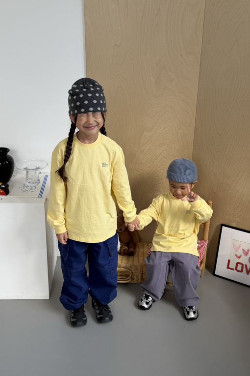https://img.benettonmall.com/PARTS/KO/26F/QATSG2661YE_MB_E4.jpg