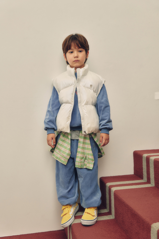 https://img.benettonmall.com/PARTS/KO/26F/QAVT01661IV_MB_D0.jpg
