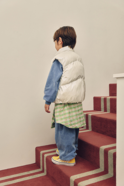 https://img.benettonmall.com/PARTS/KO/26F/QAVT01661IV_MB_D3.jpg