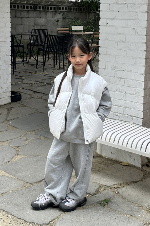 https://img.benettonmall.com/PARTS/KO/26F/QAVT01661IV_MB_E4.jpg