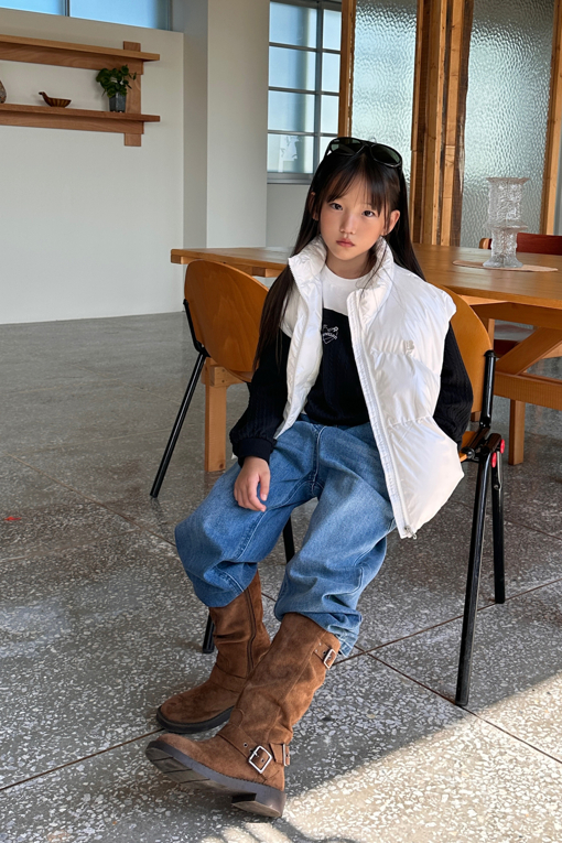 https://img.benettonmall.com/PARTS/KO/26F/QAVT01661IV_MB_E5.jpg