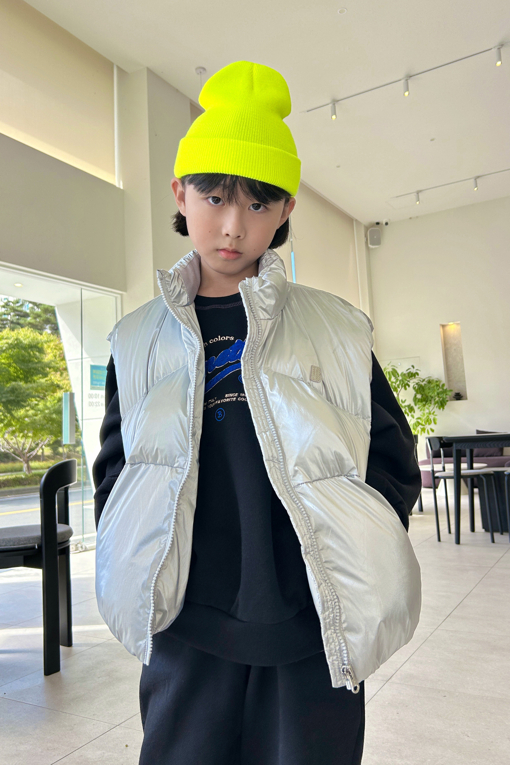 https://img.benettonmall.com/PARTS/KO/26F/QAVT01661SI_MB_E4.jpg