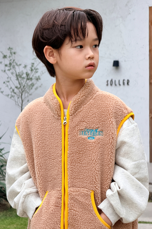 https://img.benettonmall.com/PARTS/KO/26F/QAVT02661BE_MB_E0.jpg