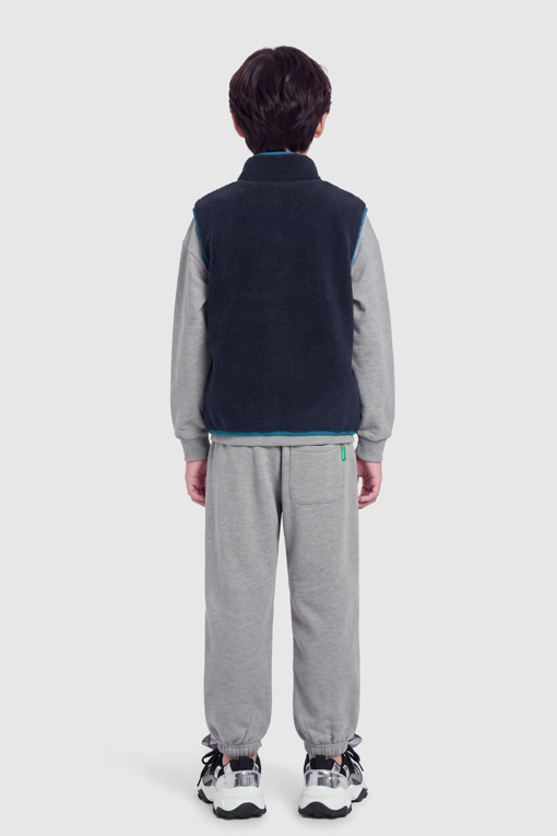 https://img.benettonmall.com/PARTS/KO/26F/QAVT02661NY_MB_M2.jpg