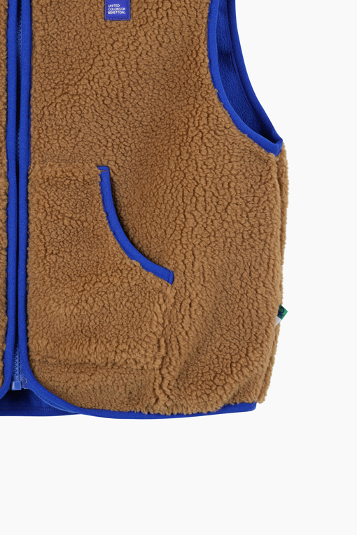 https://img.benettonmall.com/PARTS/KO/26F/QAVTG1661BR_MB_D3.jpg