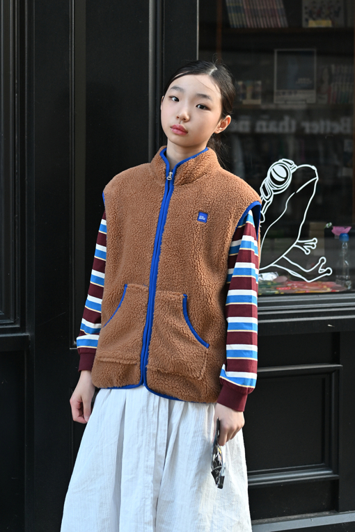 https://img.benettonmall.com/PARTS/KO/26F/QAVTG1661BR_MB_E2.jpg