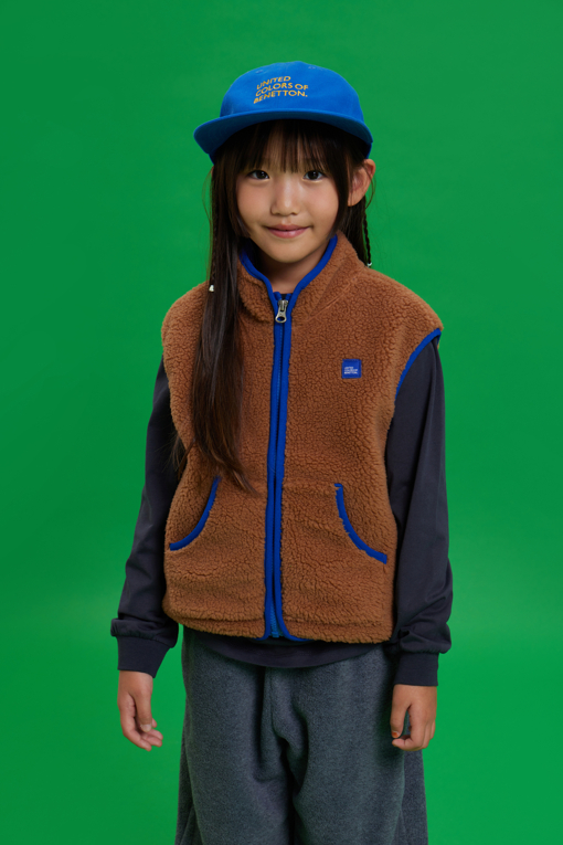 https://img.benettonmall.com/PARTS/KO/26F/QAVTG1661BR_MB_M5.jpg