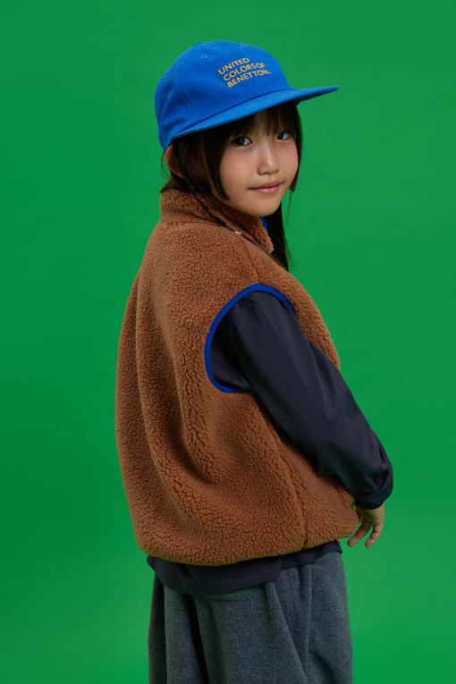 https://img.benettonmall.com/PARTS/KO/26F/QAVTG1661BR_MB_M8.jpg