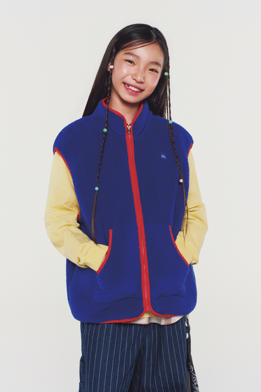 https://img.benettonmall.com/PARTS/KO/26F/QAVTG1661DB_MB_L1.jpg