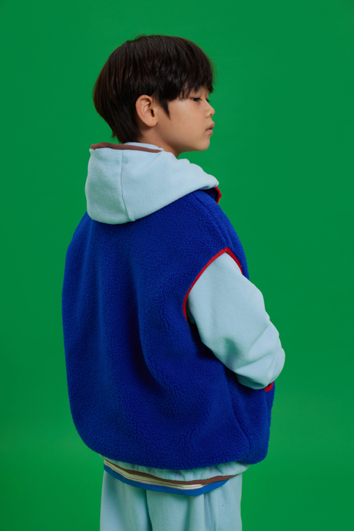 https://img.benettonmall.com/PARTS/KO/26F/QAVTG1661DB_MB_M12.jpg