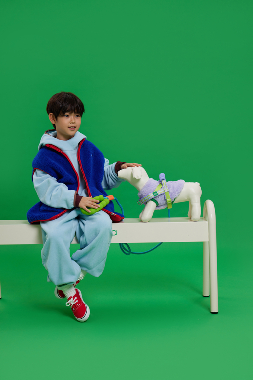 https://img.benettonmall.com/PARTS/KO/26F/QAVTG1661DB_MB_M2.jpg