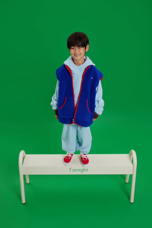 https://img.benettonmall.com/PARTS/KO/26F/QAVTG1661DB_MB_M3.jpg