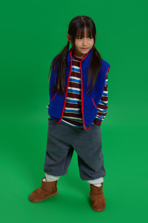 https://img.benettonmall.com/PARTS/KO/26F/QAVTG1661DB_MB_M4.jpg