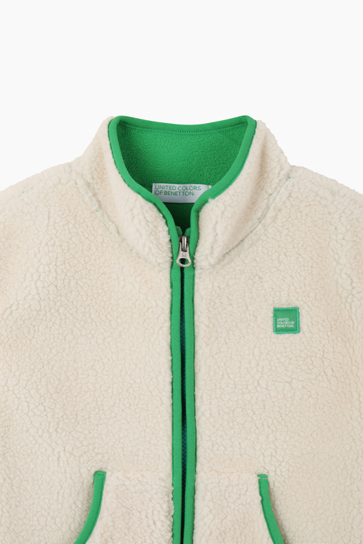 https://img.benettonmall.com/PARTS/KO/26F/QAVTG1661IV_MB_D2.jpg