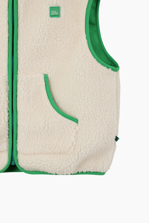 https://img.benettonmall.com/PARTS/KO/26F/QAVTG1661IV_MB_D3.jpg