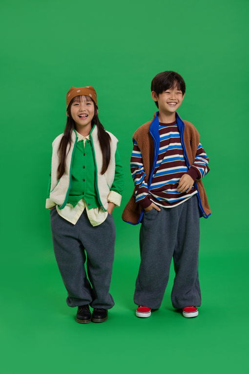 https://img.benettonmall.com/PARTS/KO/26F/QAVTG1661IV_MB_M1.jpg