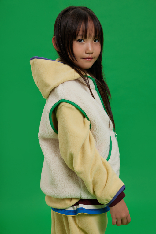https://img.benettonmall.com/PARTS/KO/26F/QAVTG1661IV_MB_M10.jpg