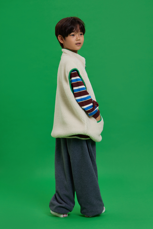 https://img.benettonmall.com/PARTS/KO/26F/QAVTG1661IV_MB_M12.jpg