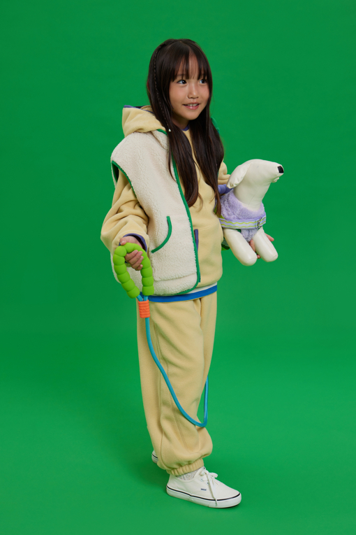 https://img.benettonmall.com/PARTS/KO/26F/QAVTG1661IV_MB_M6.jpg
