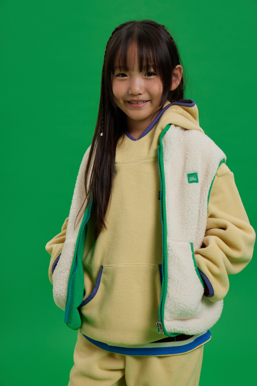https://img.benettonmall.com/PARTS/KO/26F/QAVTG1661IV_MB_M8.jpg