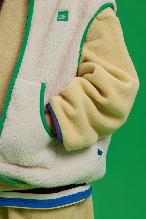 https://img.benettonmall.com/PARTS/KO/26F/QAVTG1661IV_MB_M9.jpg