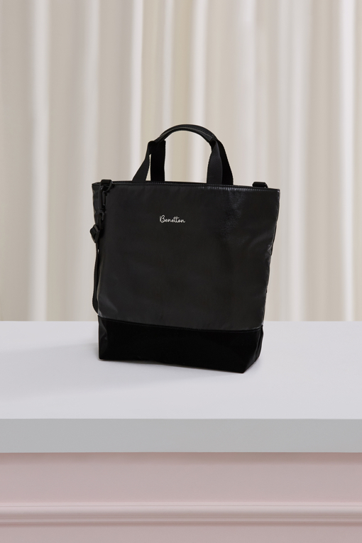 https://img.benettonmall.com/PARTS/KO/26F/QCBG02641BK_MB_D0.jpg