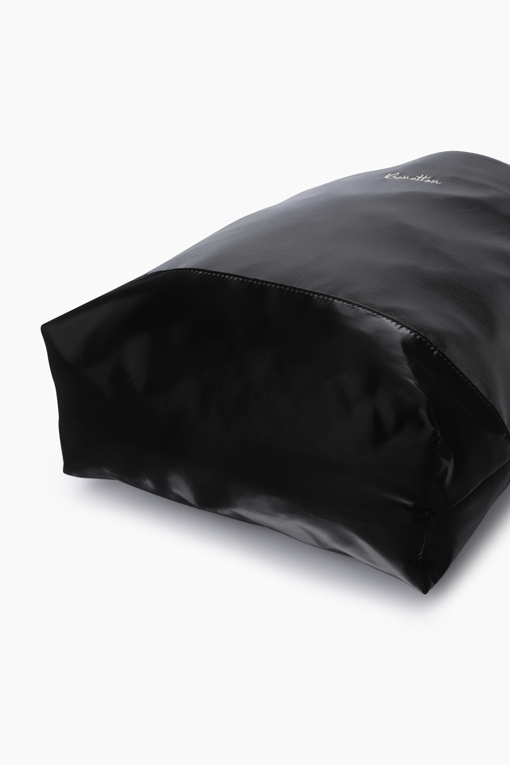 https://img.benettonmall.com/PARTS/KO/26F/QCBG02641BK_MB_D6.jpg