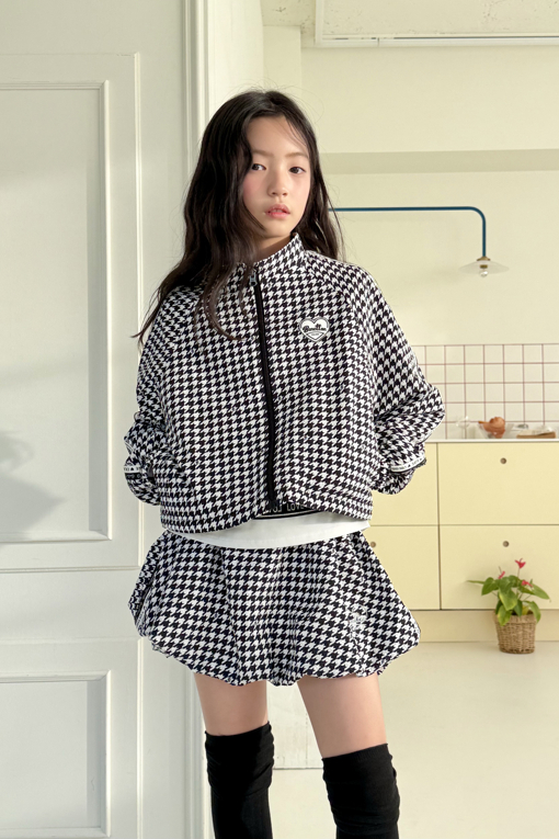 https://img.benettonmall.com/PARTS/KO/26S/QAJP04611BK_MB_D1.jpg?cb=1777565229