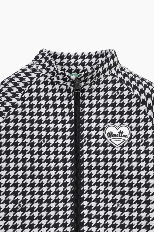 https://img.benettonmall.com/PARTS/KO/26S/QAJP04611BK_MB_D5.jpg?cb=1777565229