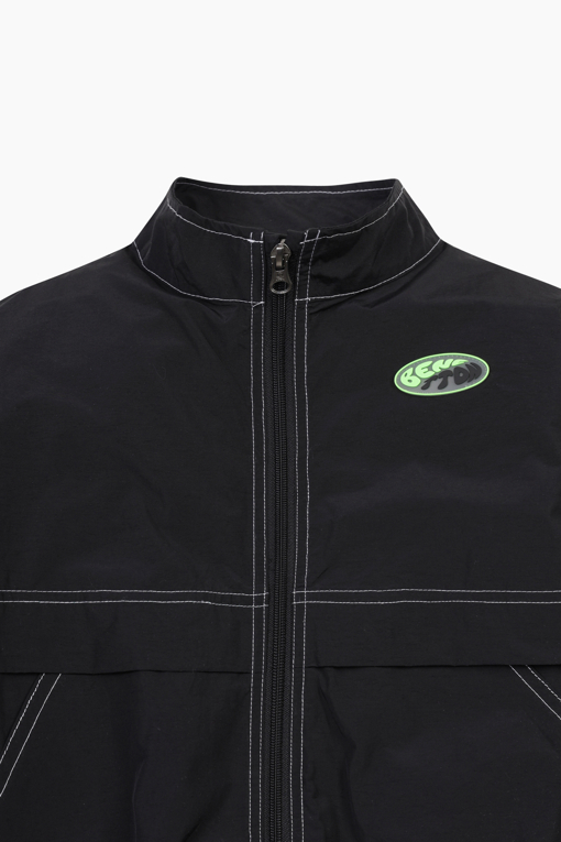 https://img.benettonmall.com/PARTS/KO/26S/QAJP06611BK_MB_D2.jpg?cb=1777565229