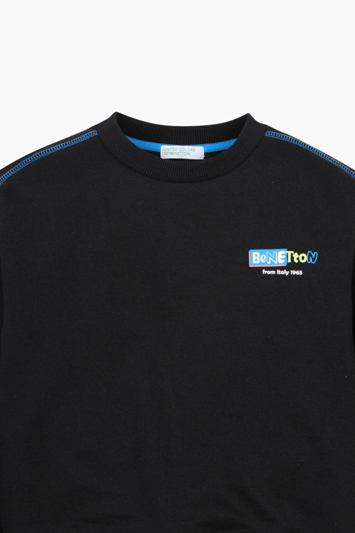 https://img.benettonmall.com/PARTS/KO/26S/QAMT01611BK_MB_D3.jpg?cb=1777565229