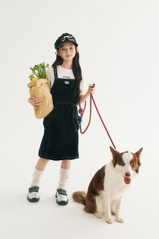 https://img.benettonmall.com/PARTS/KO/26S/QAOP34631BK_MB_D2.jpg?cb=1777565229