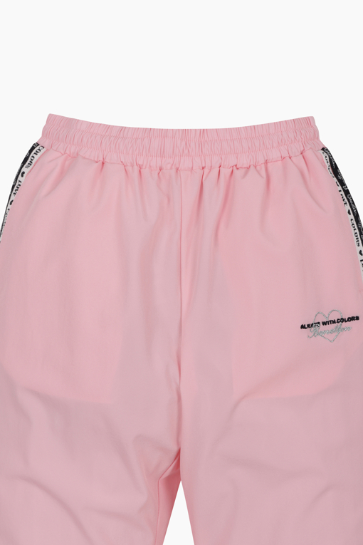 https://img.benettonmall.com/PARTS/KO/26S/QAPT02611PK_MB_D2.jpg?cb=1777565229