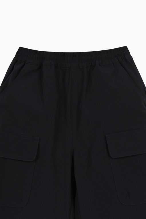 https://img.benettonmall.com/PARTS/KO/26S/QAPT14631BK_MB_D2.jpg?cb=1777565229