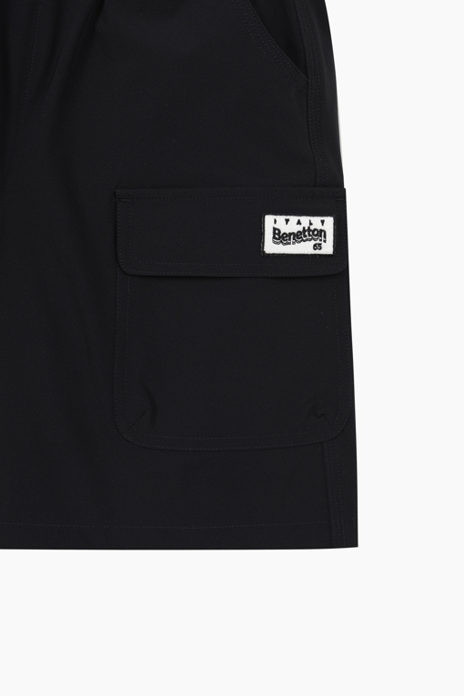 https://img.benettonmall.com/PARTS/KO/26S/QAPT14631BK_MB_D3.jpg?cb=1777565229