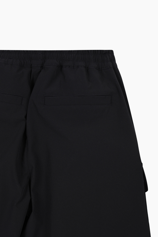 https://img.benettonmall.com/PARTS/KO/26S/QAPT14631BK_MB_D4.jpg?cb=1777565229