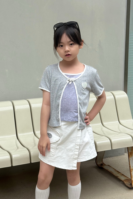 https://img.benettonmall.com/PARTS/KO/26S/QASP08631WH_MB_D3.jpg?cb=1777565229