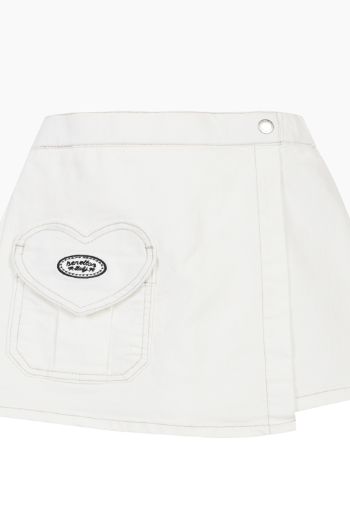 https://img.benettonmall.com/PARTS/KO/26S/QASP08631WH_MB_D7.jpg?cb=1777565229