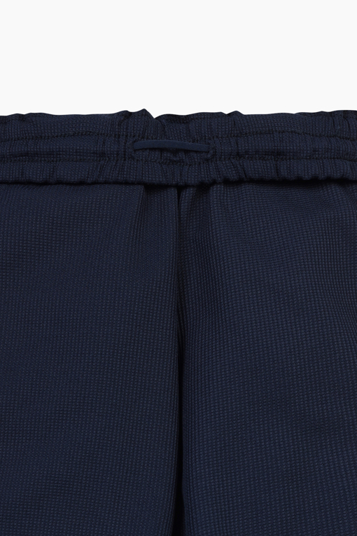 https://img.benettonmall.com/PARTS/KO/26S/QATP07631NY_MB_D4.jpg?cb=1777565229