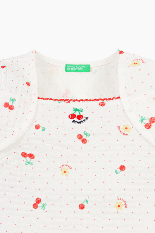 https://img.benettonmall.com/PARTS/KO/26S/QATS30631WH_MB_D2.jpg?cb=1777565229