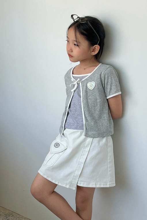 https://img.benettonmall.com/PARTS/KO/26S/QATS43631MG_MB_D1.jpg?cb=1777565229